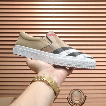 バーバリー ス カジュアルシューズ