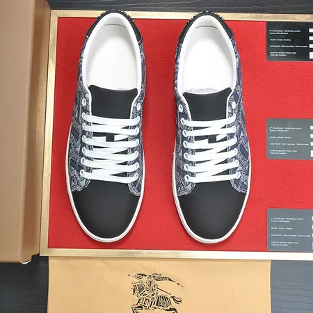 バーバリー ス カジュアルシューズ