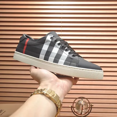 バーバリー ス カジュアルシューズ