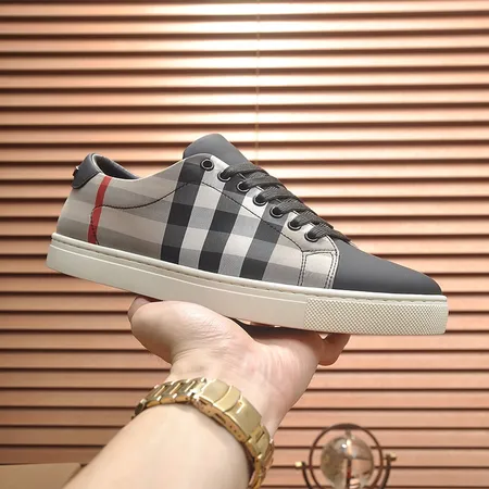 バーバリー ス カジュアルシューズ