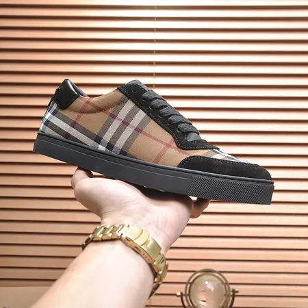 バーバリー ス カジュアルシューズ