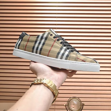 バーバリー ス カジュアルシューズ