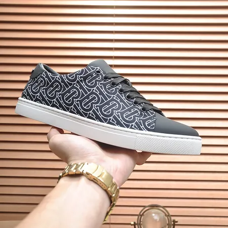 バーバリー ス カジュアルシューズ