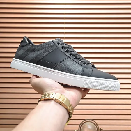 バーバリー ス カジュアルシューズ