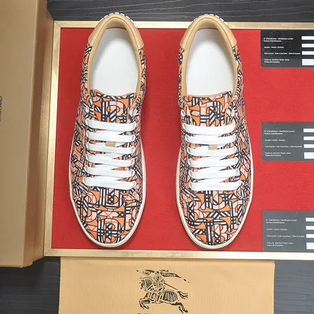 バーバリー ス カジュアルシューズ