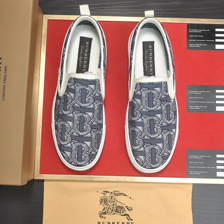 バーバリー ス カジュアルシューズ