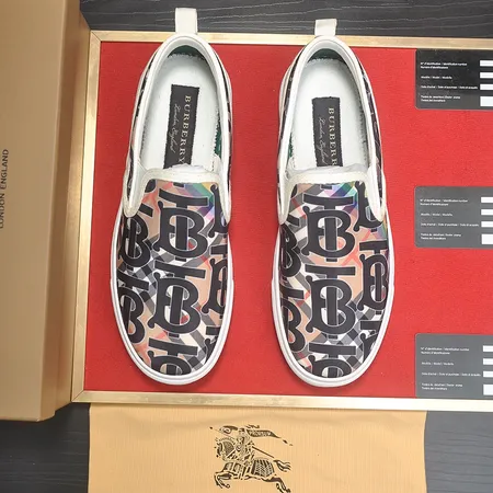 バーバリー ス カジュアルシューズ