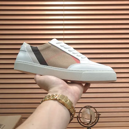 バーバリー ス カジュアルシューズ