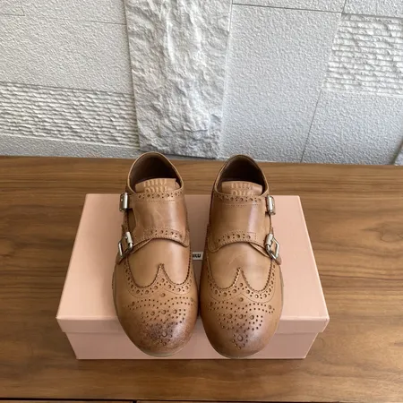 ミュウミュウ カジュアルシューズ