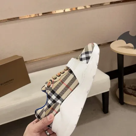 バーバリー ス カジュアルシューズ
