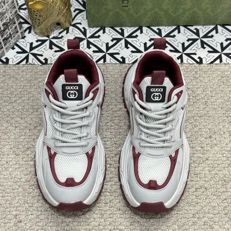 グッチ カジュアルシューズ