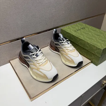 グッチ カジュアルシューズ