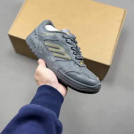 バレンシアガ カジュアルシューズ