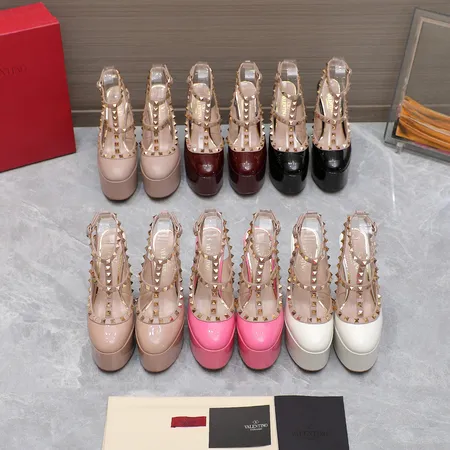 ヴァレンティノ サンダル