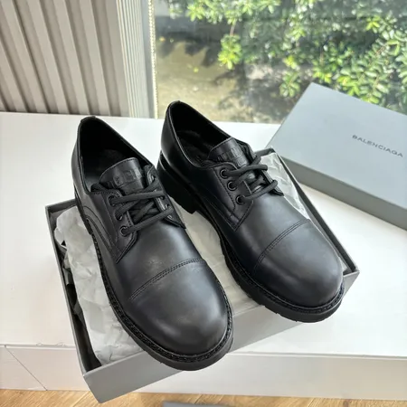 バレンシアガ カジュアルシューズ