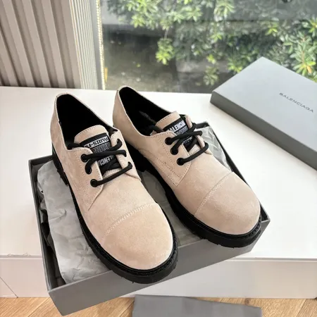 バレンシアガ カジュアルシューズ