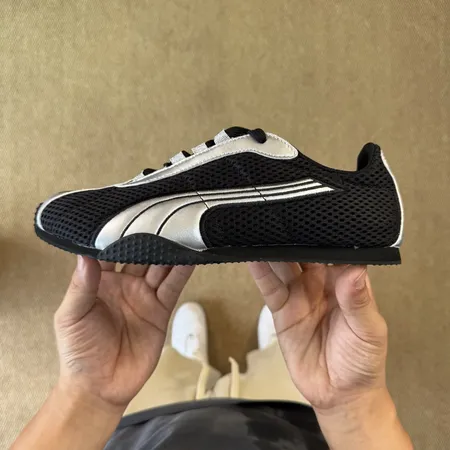 プーマ スニーカー