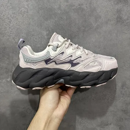 フィラ スニーカー