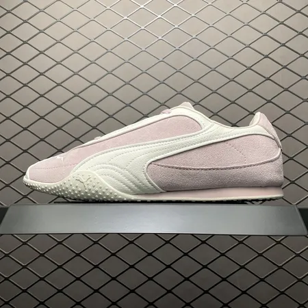 プーマ スニーカー