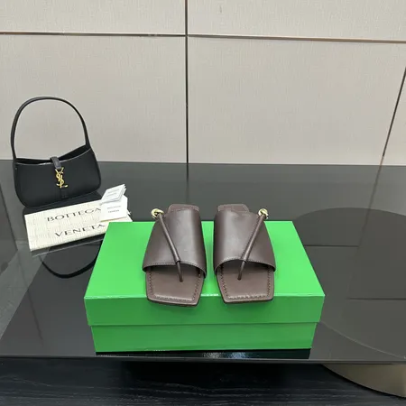 ボッテガ ヴェネタ スリッパ