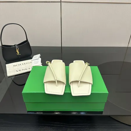 ボッテガ ヴェネタ スリッパ