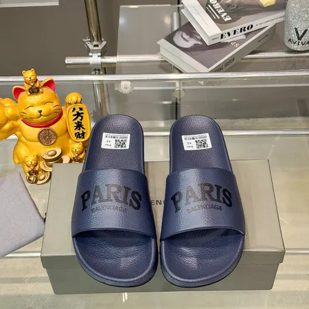 バレンシアガ スリッパ