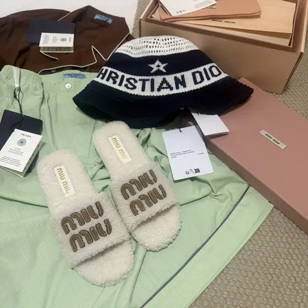 ミュウミュウ スリッパ