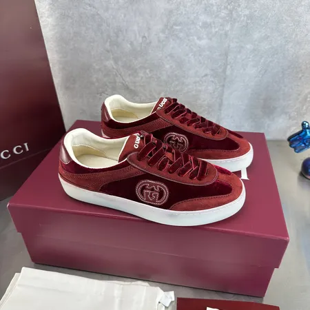 グッチ カジュアルシューズ