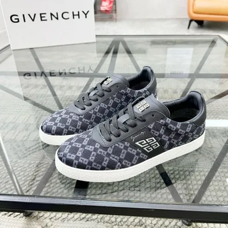 ジバンシィ カジュアルシューズ