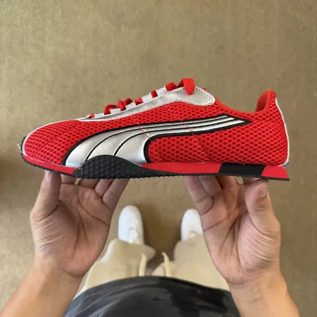 プーマ スニーカー