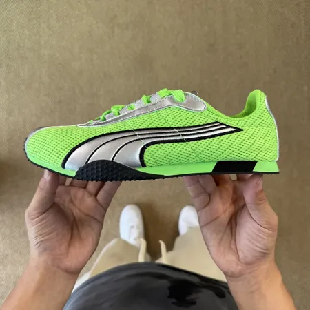 プーマ スニーカー