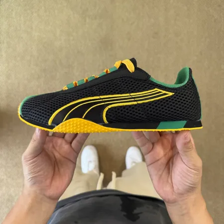 プーマ スニーカー