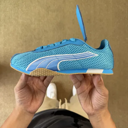 プーマ スニーカー