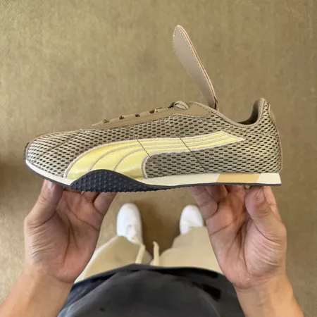 プーマ スニーカー