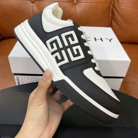 ジバンシィ カジュアルシューズ