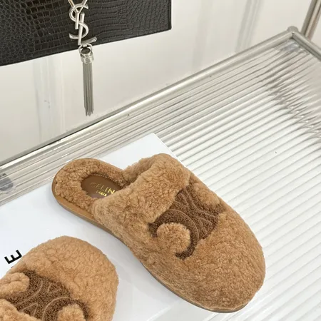 セリーヌ スリッパ