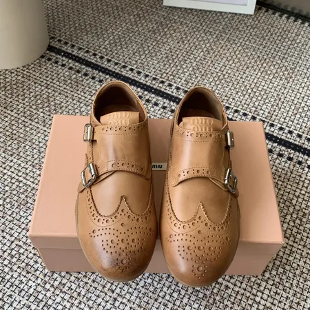 ミュウミュウ カジュアルシューズ