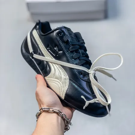 プーマ カジュアルシューズ