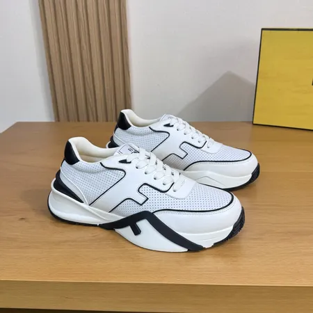 フェンディ カジュアルシューズ