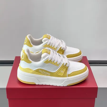 ヴァレンティノ カジュアルシューズ