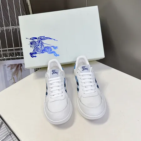 バーバリー ス カジュアルシューズ