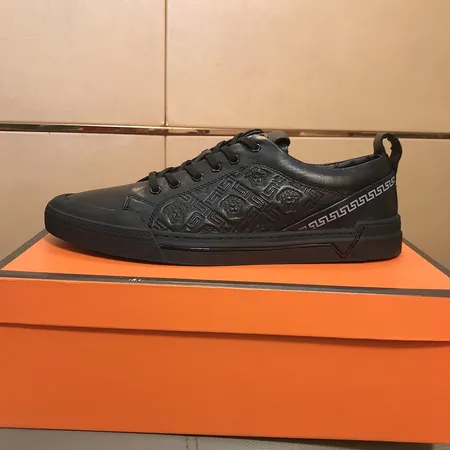 ヴェルサーチ カジュアルシューズ