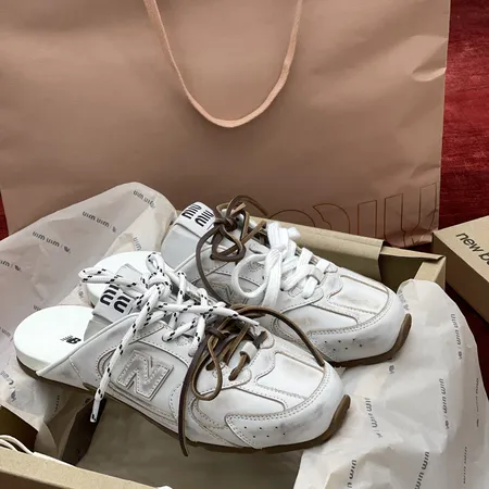 ミュウミュウ カジュアルシューズ