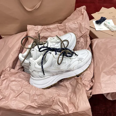 ミュウミュウ カジュアルシューズ