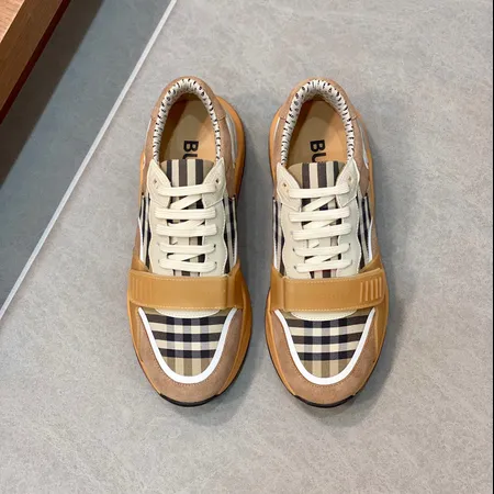 バーバリー ス カジュアルシューズ