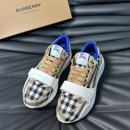 バーバリー ス カジュアルシューズ