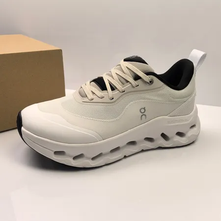 ロエベ スニーカー