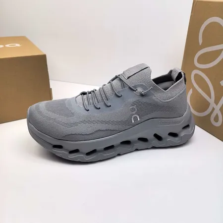 ロエベ スニーカー