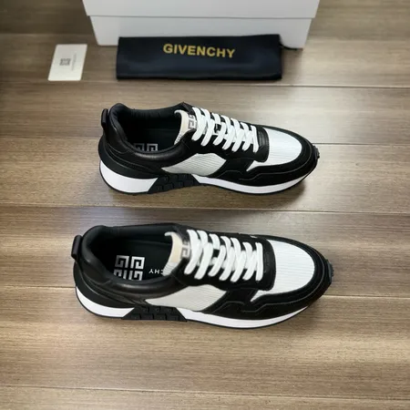 ジバンシィ カジュアルシューズ