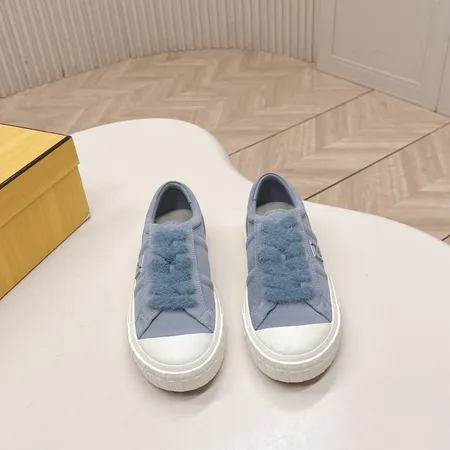 フェンディ カジュアルシューズ